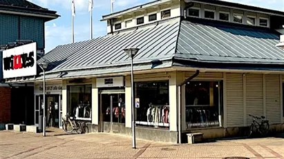 Perfekt butiksläge i hjärtat av Märsta Centrum. Perfekt butiksläge i hjärtat av Märsta Centrum.