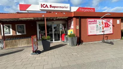 Ledig kontorsyta med många möjligheter med ICA som granne. Ledig kontorsyta med många möjligheter med ICA som granne.